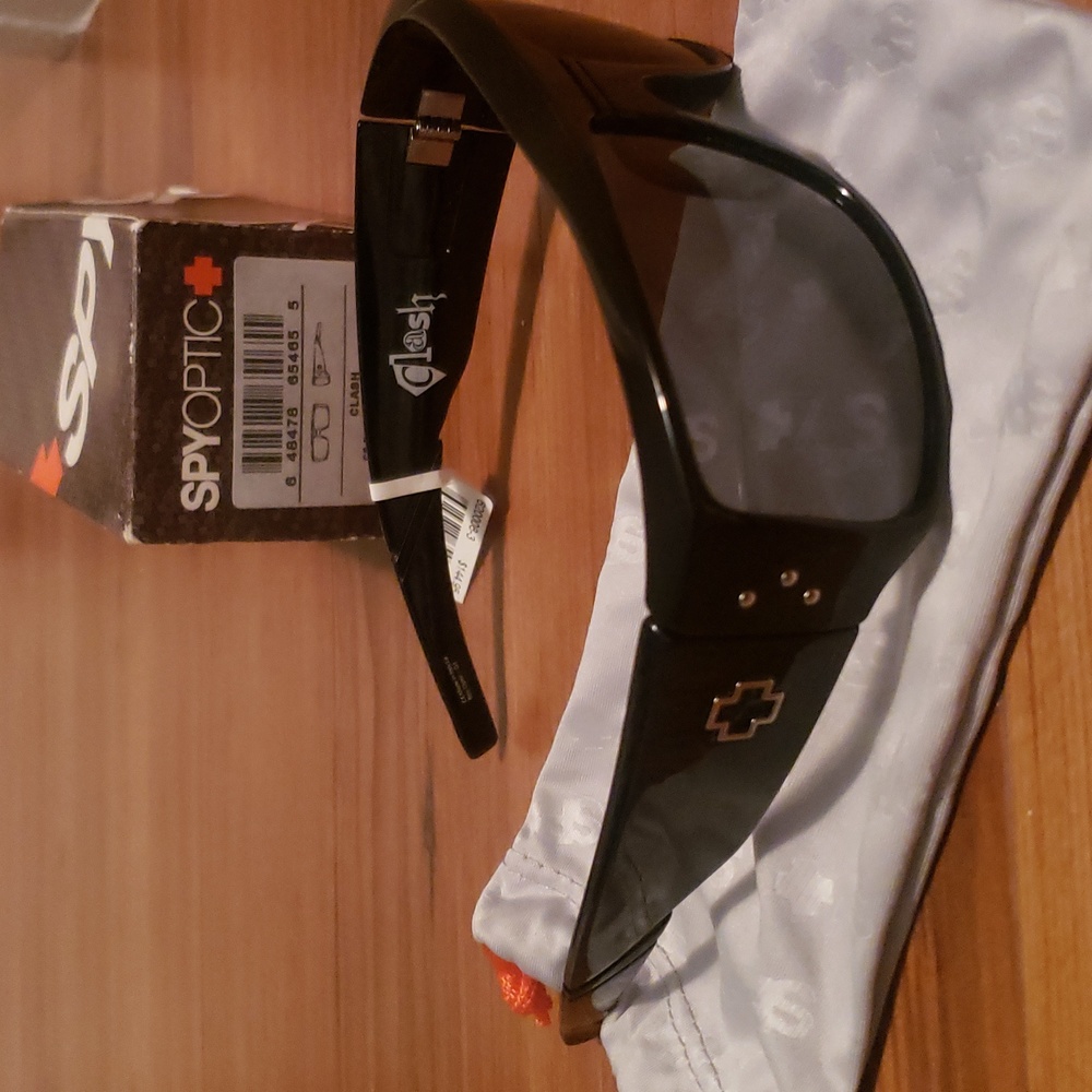 SpyOptic men Sunglass Shinny Blk/Gry Polarized